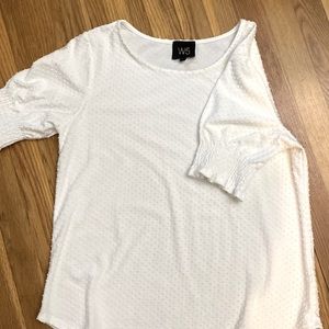 Cute white top. L. Brand W5.